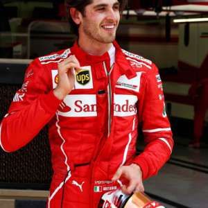 Antonio Giovinazzi al Motor Show sulla Ferrari F.1