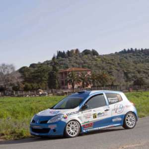 ANDREA SIMONETTI E NICOLA ANGILLETTA PORTANO IL PREMIO RALLY AUTOMOBILE CLUB LUCCA SUL PODIO DEL "COLLINE METALLIFERE"