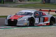 A Imola una foratura mette fine in anticipo alla caccia al primo podio dell’Audi R8 LMS
