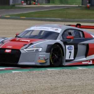 A Imola una foratura mette fine in anticipo alla caccia al primo podio dell’Audi R8 LMS