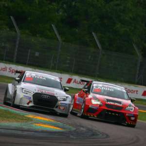Pit Lane Competizioni convince nella prima del TCR Italy a Imola