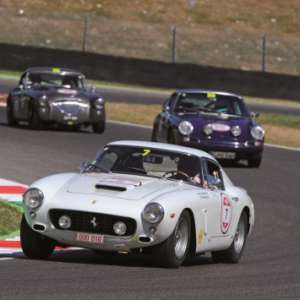 La Modena Cento Ore parte dal Monza Eni Circuit