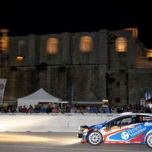 Stefano Albertini e Danilo Fappani su Ford Fiesta Wrc chiudono al comando la prima giornata del 51° Rally del Salento