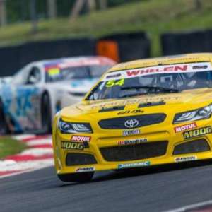 #NWES GP UK 2018 – Day and Delsaux top the charts in Practice – Four tight practice session opened the NASCAR GP UK weekend