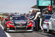 WTCR DRIVERS FORM GUARD OF HONOUR AS MONTEIRO RETURNS AFTER 415 DAYS OF FIGHTING