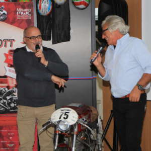 VECCHIE SIGNORE IN PISTA E FUORI PISTA