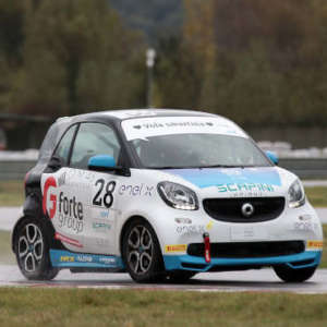 smart EQ fortwo e-cup – FERRI TRIONFA A MAGIONE