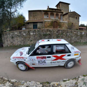 "Tuscan Rewind" in chiaro-scuro per X Race Sport
