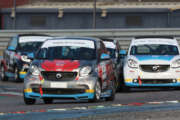 PIERGIORGIO CAPRA VINCE L’ULTIMA GARA STAGIONALE PER LA SMART EQ FORTWO E-CUP