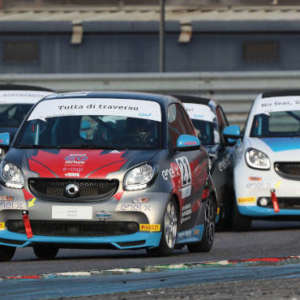 PIERGIORGIO CAPRA VINCE L’ULTIMA GARA STAGIONALE PER LA SMART EQ FORTWO E-CUP