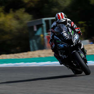 Jonathan Rea returns to the top on the final day of testing