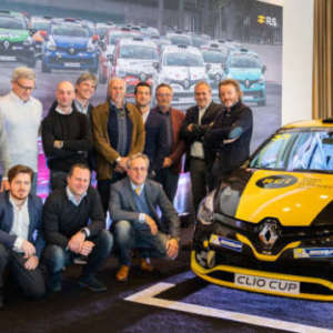 LA CLIO CUP PRESS LEAGUE CALA IL “POKER”: PRESENTATA LA QUARTA EDIZIONE DEL TROFEO DI RENAULT ITALIA RISERVATO ALLA STAMPA