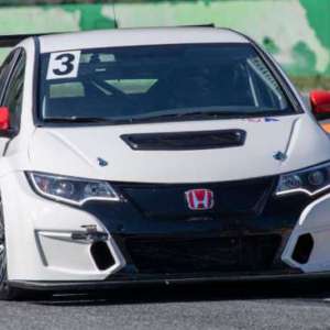 Alessio Aiello con la Honda Civic TCR della MM Motorsport nella Coppa Italia Turismo