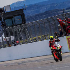 Bautista takes seventh consecutive victory in WorldSBK in Race 1 at MotorLand Aragón