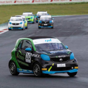 smart EQ fortwo e-cup  Carboni show sul bagnato e vittoria in Gara 2 a Vallelunga