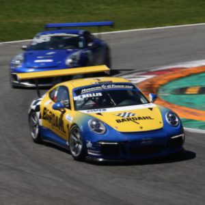 DB MOTORSPORT OK A MONZA:  DE BELLIS RESISTE SOPRA AL PODIO DELLA "NOVECENTOUNDICI RACE CUP".