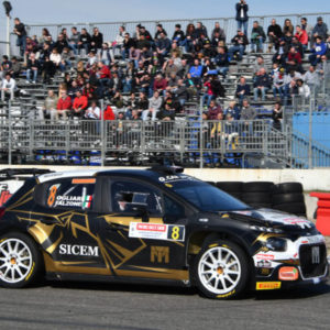 OGLIARI PRONTO A METTERE IL CASCO PER IL SUO MILANO RALLY SHOW