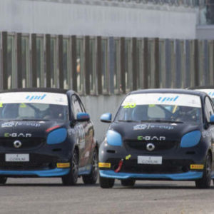 SMART EQ FORTWO E-CUP ADRIA: LONGO VINCE ANCORA IN GARA 1, CAPRA CONQUISTA GARA 2