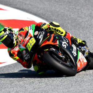 QUALIFICHE SOTTO LE ATTESE IN AUSTRIA, MA LA APRILIA RS-GP È EFFICACE SULLA DISTANZA DI GARA  ANDREA E ALEIX TENTANO LA RIMONTA DALLA SESTA E SETTIMA FILA