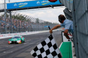 Victorious Müller turns up the heat in DTM title fight