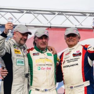 Legend Trophy: Michael Bleekemolen in testa a un gruppo compatto