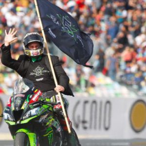 Rea wins to clinch a historic fifth consecutive WorldSBK title at Magny-Cours!