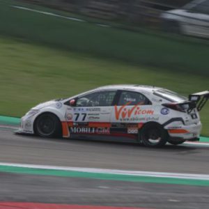 Aiello chiude al terzo posto la Coppa Italia TCR 2019 e conquista la vittoria con Bamonte e Gaiofatto nella 2hEndurance a Imola