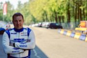Il pilota del Recruitment Program Yevgen Sokolovskiy firma con Marko Stipp Motorsport