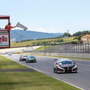 Franco Girolami sul podio al debutto nel TCR Italy con la Honda MM Motorsport