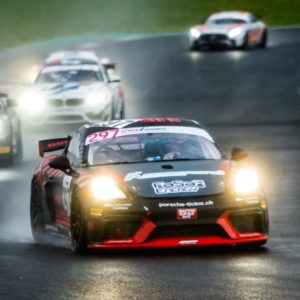 Pole e podi per Fenici all'esordio a Vallelunga sulla Cayman