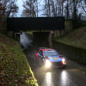 Lo spagnolo Dani Sordo su Hyundai i20 Coupè chiude al comando il secondo giorno di gara