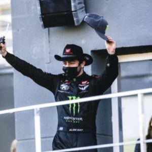 Alon Day batte il record di vittorie e aumenta il suo vantaggio in testa al campionato