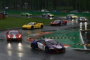 La pioggia mette alla prova i piloti nell'ACI Racing Weekend di Monza