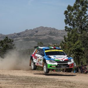 MOVISPORT RESISTE AI VERTICI:  DOPO IL MONDIALE IN SARDEGNA SEMPRE AL COMANDO TRA I TEAM NEL WRC-2 E LEADER CON SCANDOLA E MELEGARI DEL TRICOLORE TERRA