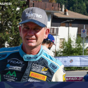 DOBŠINSKÝ KOPEC CANCELLATA, SI GUARDA AVANTI