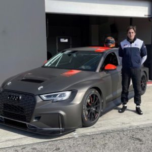 Rodolfo Massaro sale sull'Audi TCR di Elite Motorsport nel TCR Italy