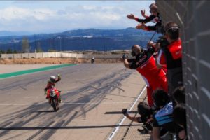 Bautista takes commanding Race 2 victory at MotorLand Aragon ahead of Rea