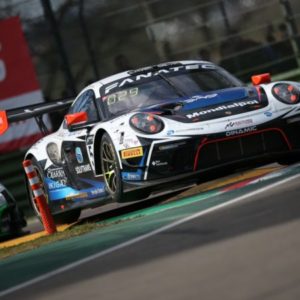 Una grande rimonta in partenza regala a Giorgio Roda la top 10 in Silver Cup nel primo round del GT World Challenge Europe a Imola