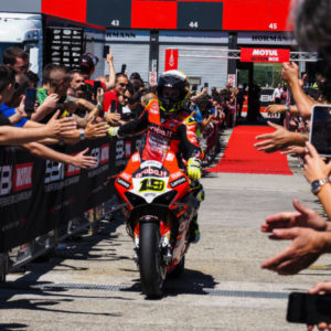 SPETTACOLO IN PISTA, OSPITI E GRANDE PUBBLICO  NEL SABATO DELL'EMILIA – ROMAGNA ROUND DEL WORLDSBK