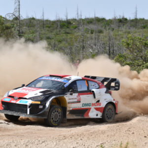 Toyota passa in testa al Rally Italia Sardegna con Lappi