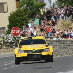 AL 14. RALLY DI REGGELLO-CITTA' DI FIRENZE  VITTORIA "STRANIERA" CON VESCOVI-GUZZI (SKODA)