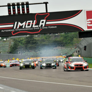 Ripartono da Imola gli ACI Racing Weekend con il record di 44 iscritti nel tricolore Gran Turismo