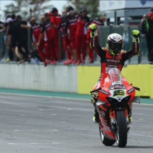 Bautista claims WorldSBK Race 1 victory as Rea & Razgatlioglu crash out from the lead battle