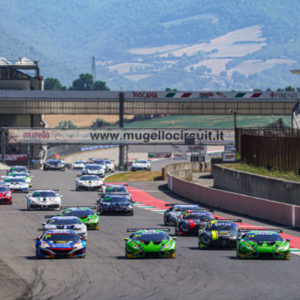 Al Mugello il Gran Finale degli ACI Racing Weekend   In palio i titoli del tricolore Gran Turismo Sprint, F4 e Formula Regional, oltre ai monomarca Porsche, BMW e MINI. 13 gare e spettacolo garantito con l'accesso gratuito.