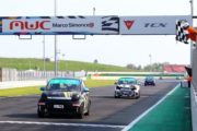 Bencivenni vince a Misano con Barbuscia e sale in testa al campionato smart e-cup