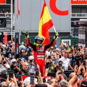 Bautista caps off perfect weekend in Barcelona