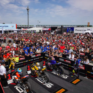 PIRELLI EMILIA – ROMAGNA ROUND: IN ATTESA DELLA PISTA  I PILOTI DEL WORLDSBK SI SFIDANO A COLPI DI PADEL