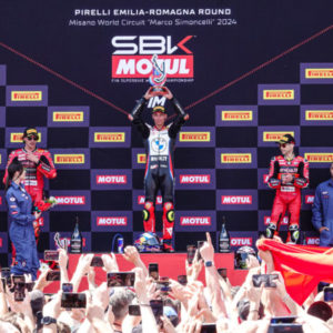 RAZGATLIOGLU VINCE GARA 1 DELL'EMILIA ROMAGNA ROUND WORLDSBK  DAVANTI ALLE DUCATI DI BULEGA E BAUTISTA