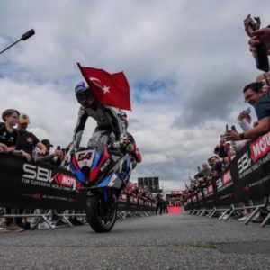 Perfect weekend for dominant Razgatlioglu at Donington Park