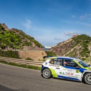 Record di iscritti per il  3º Rally Sulcis Iglesiente, con 64 equipaggi nel moderno e 7 nell'Historic. Al via anche il tre volte campione europeo Rossetti e, tra le storiche, Demitri Brunello